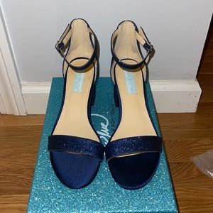 Berry Johnson “Blue” elegant shoes Size 7.5 NWT.